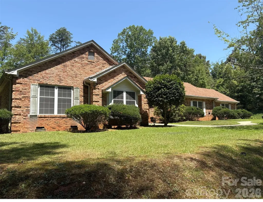 2000 Golf Course Road Columbus NC 28722