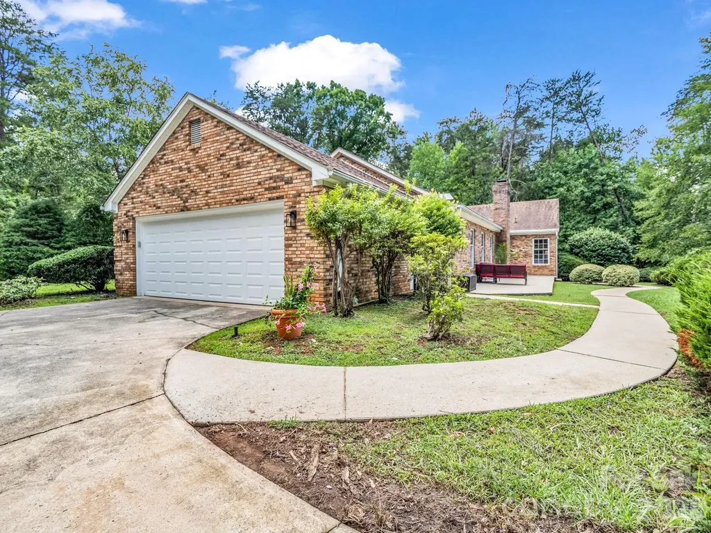 2000 Golf Course Road Columbus NC 28722