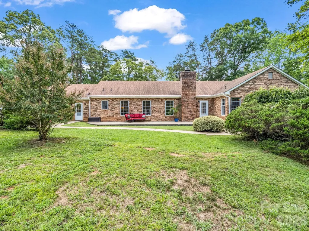 2000 Golf Course Road Columbus NC 28722