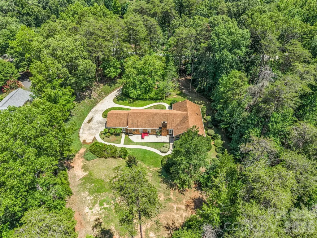 2000 Golf Course Road Columbus NC 28722