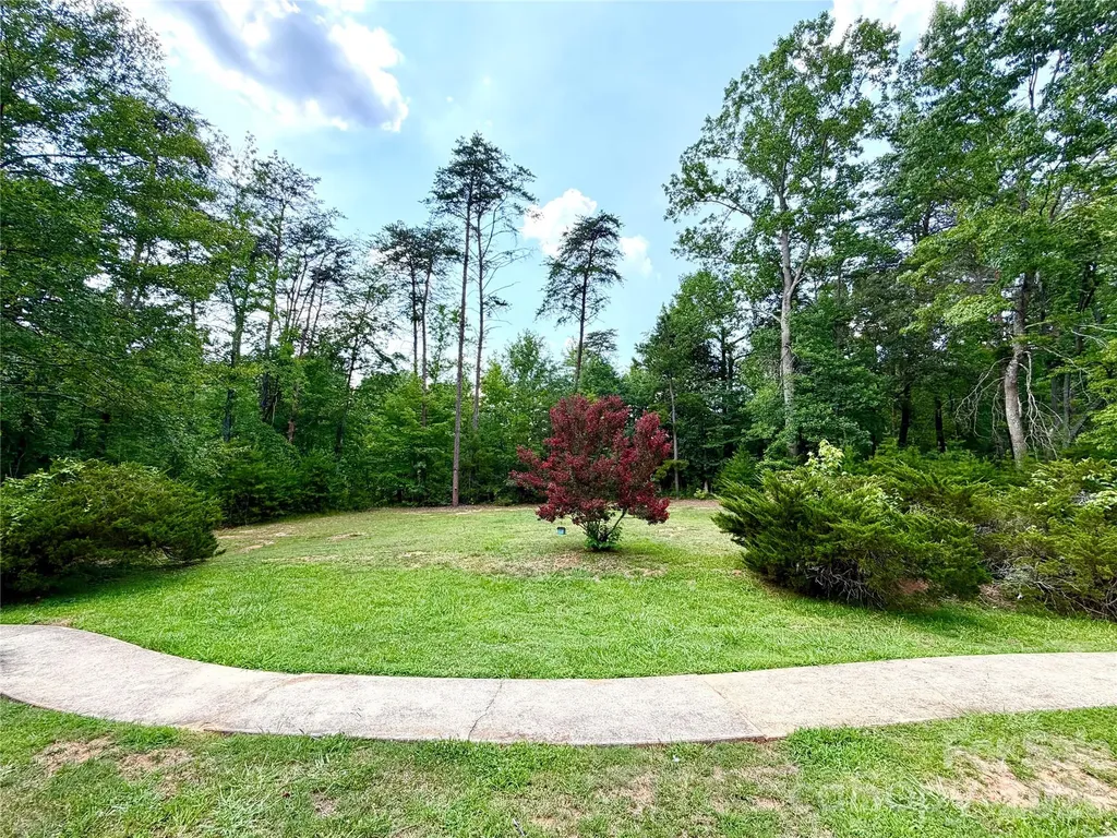 2000 Golf Course Road Columbus NC 28722