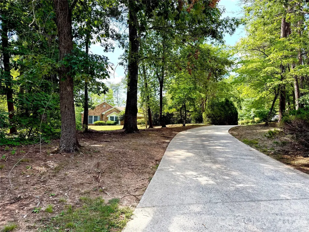 2000 Golf Course Road Columbus NC 28722