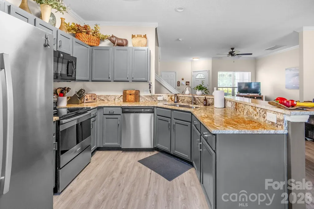 2713 Mill Valley Court Matthews NC 28105