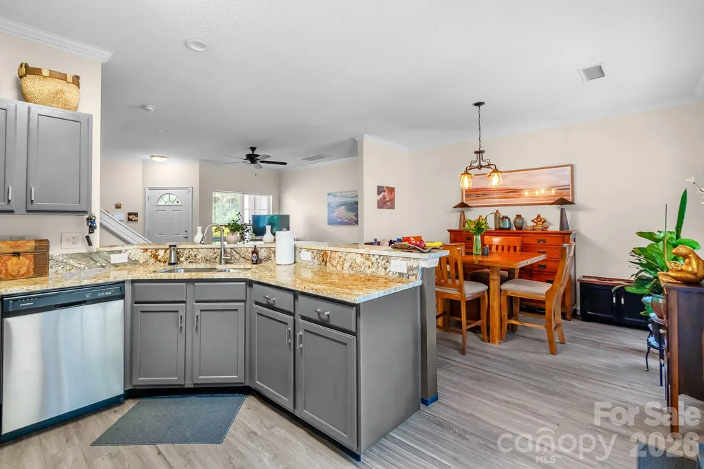 2713 Mill Valley Court Matthews NC 28105