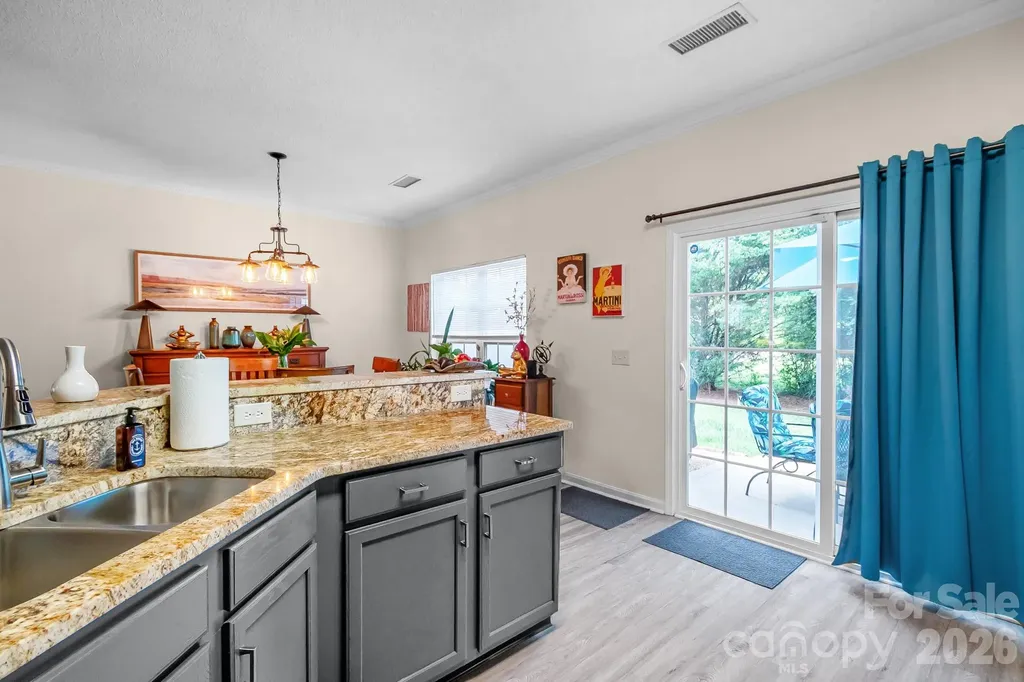 2713 Mill Valley Court Matthews NC 28105