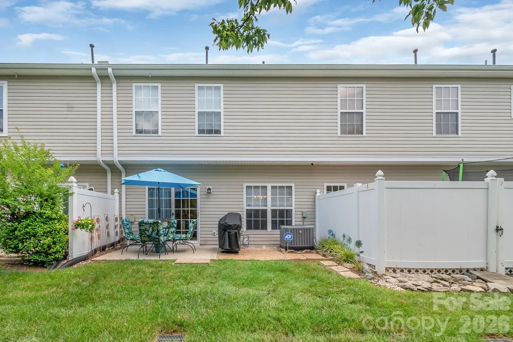 2713 Mill Valley Court Matthews NC 28105
