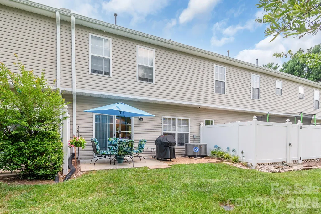 2713 Mill Valley Court Matthews NC 28105