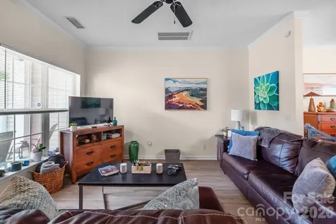 2713 Mill Valley Court Matthews NC 28105