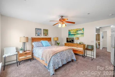 2713 Mill Valley Court Matthews NC 28105