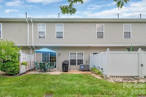2713 Mill Valley Court Matthews NC 28105