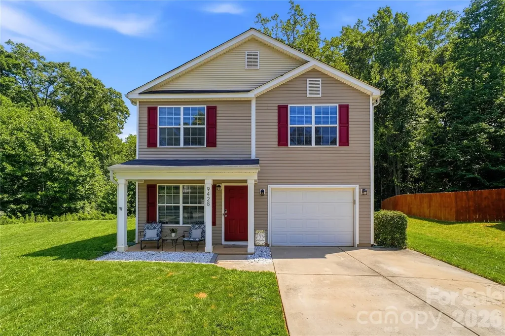 9428 Quilting Bee Lane Charlotte NC 28216