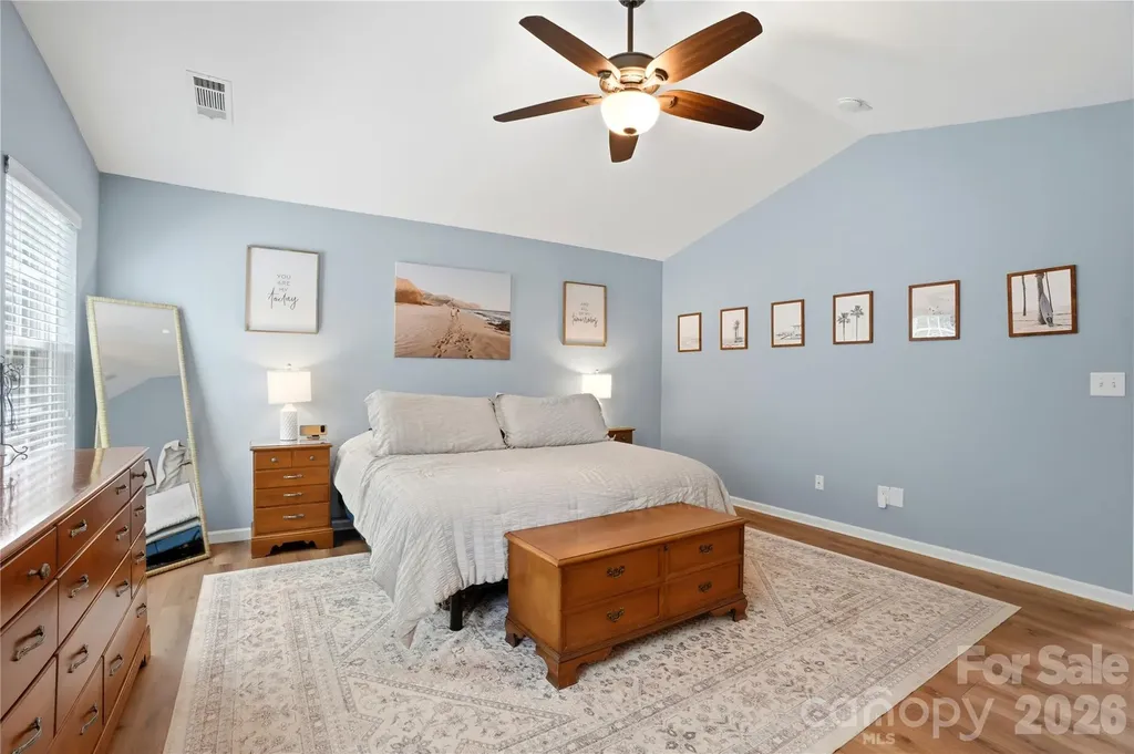 9428 Quilting Bee Lane Charlotte NC 28216