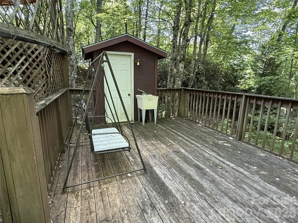 52 Starshine Ridge Whittier NC 28789