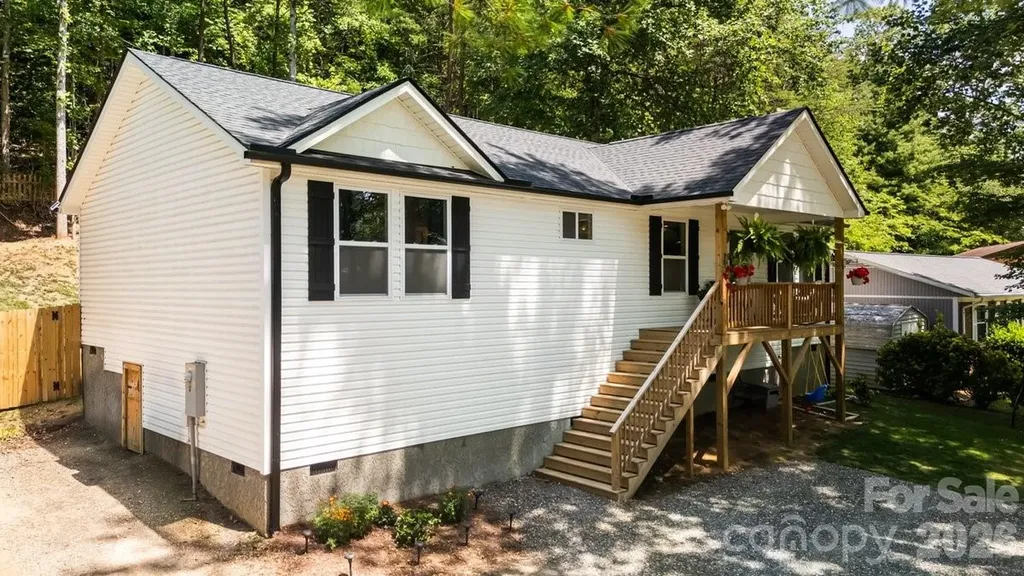 98 Dryid Hill Road Swannanoa NC 28778