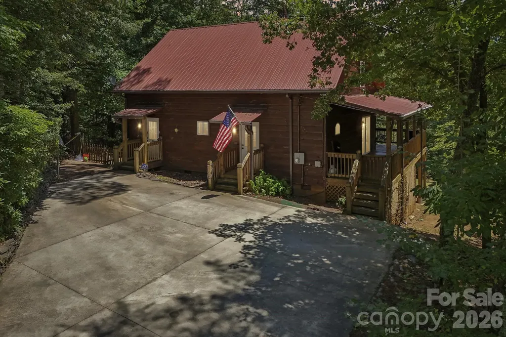 61 Misty Hill Lane Franklin NC 28734