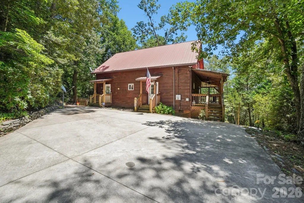 61 Misty Hill Lane Franklin NC 28734