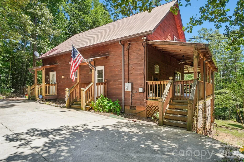 61 Misty Hill Lane Franklin NC 28734