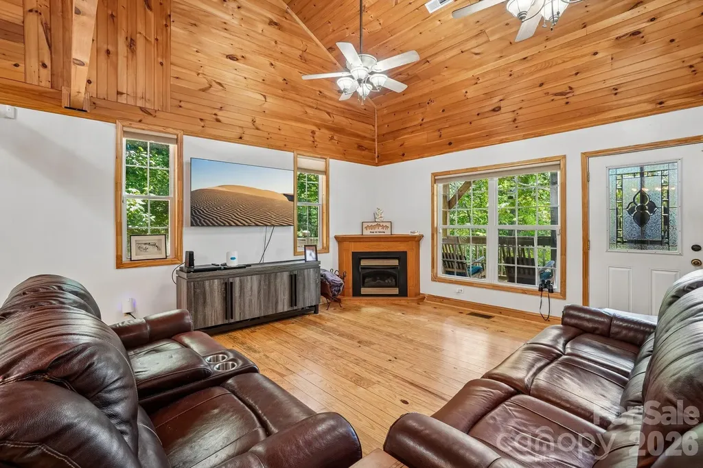 61 Misty Hill Lane Franklin NC 28734