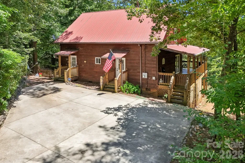 61 Misty Hill Lane Franklin NC 28734