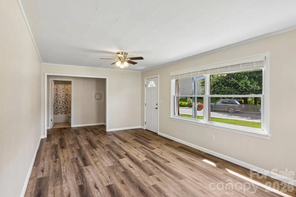 363 Killian Street Waynesville NC 28786