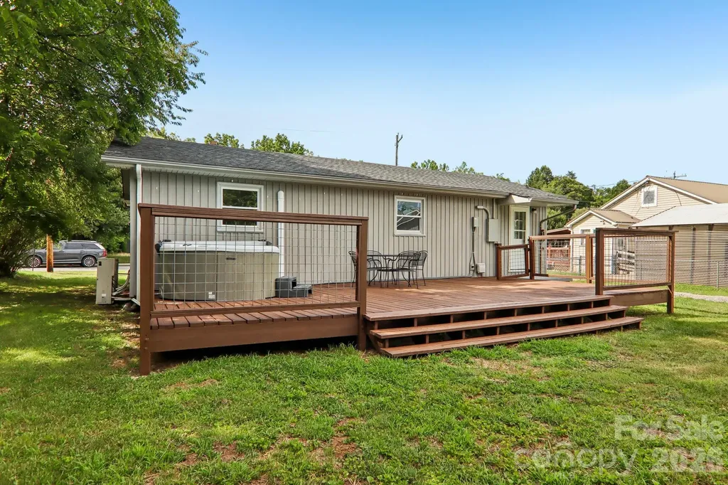 363 Killian Street Waynesville NC 28786