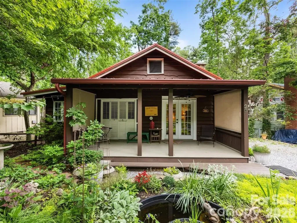 Hendersonville NC, 23 Leatherwood Lane