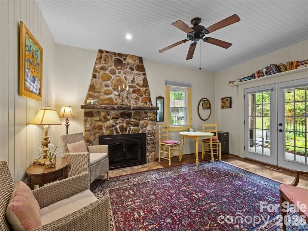 23 Leatherwood Lane Hendersonville NC 28739