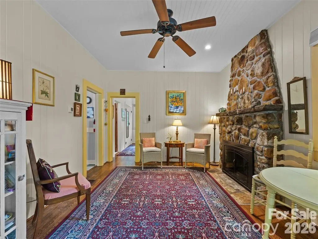 23 Leatherwood Lane Hendersonville NC 28739