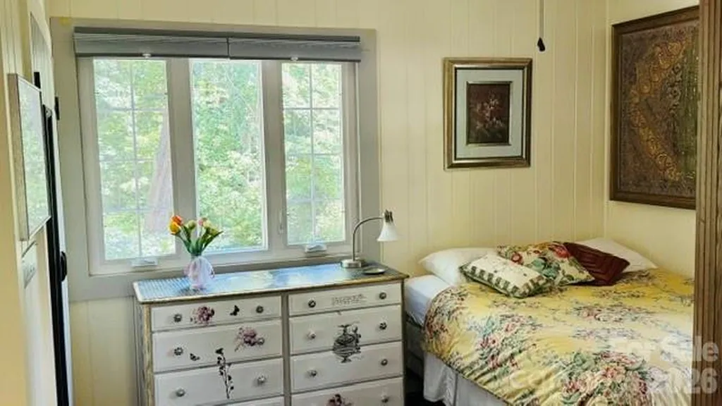 23 Leatherwood Lane Hendersonville NC 28739