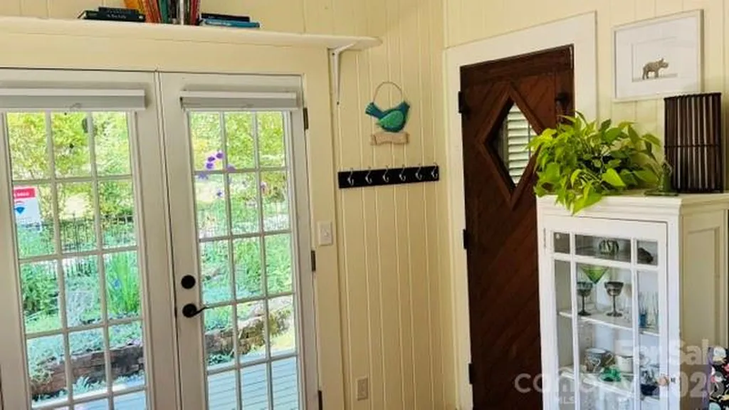 23 Leatherwood Lane Hendersonville NC 28739