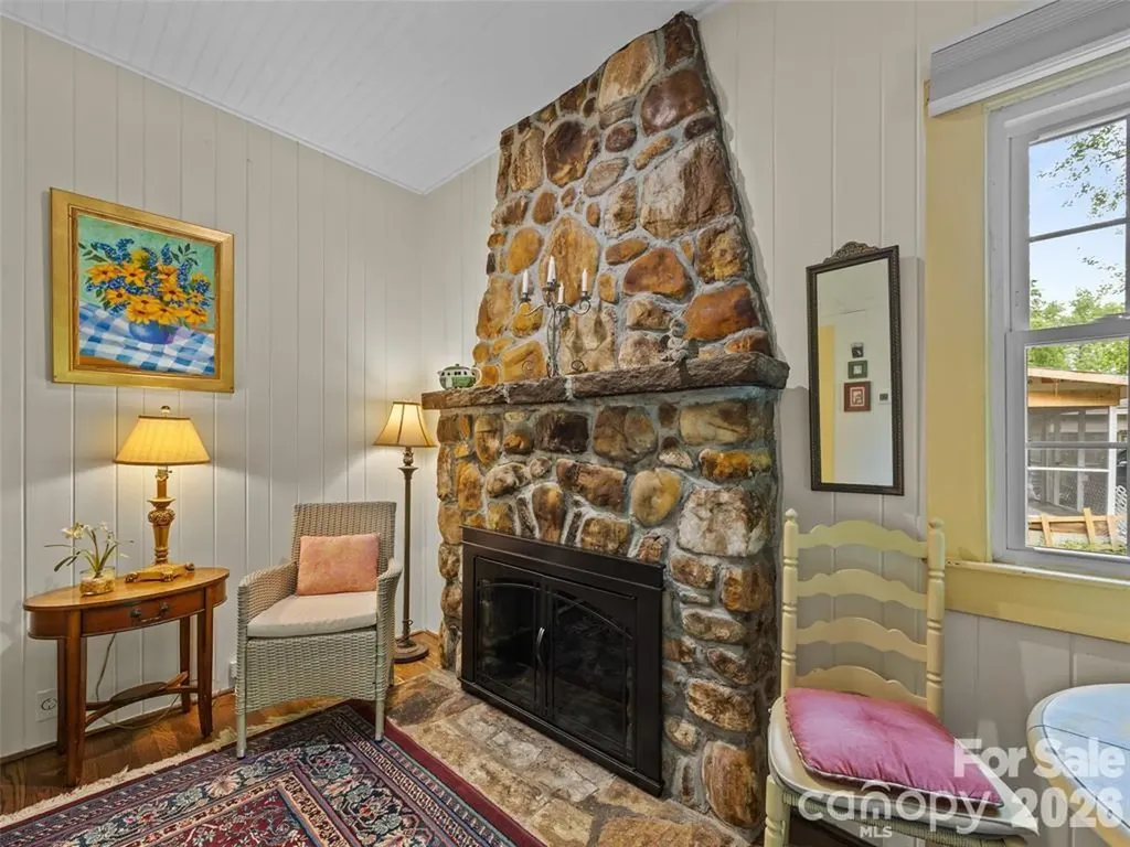 23 Leatherwood Lane Hendersonville NC 28739