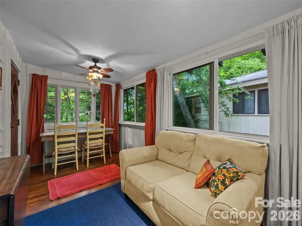 23 Leatherwood Lane Hendersonville NC 28739