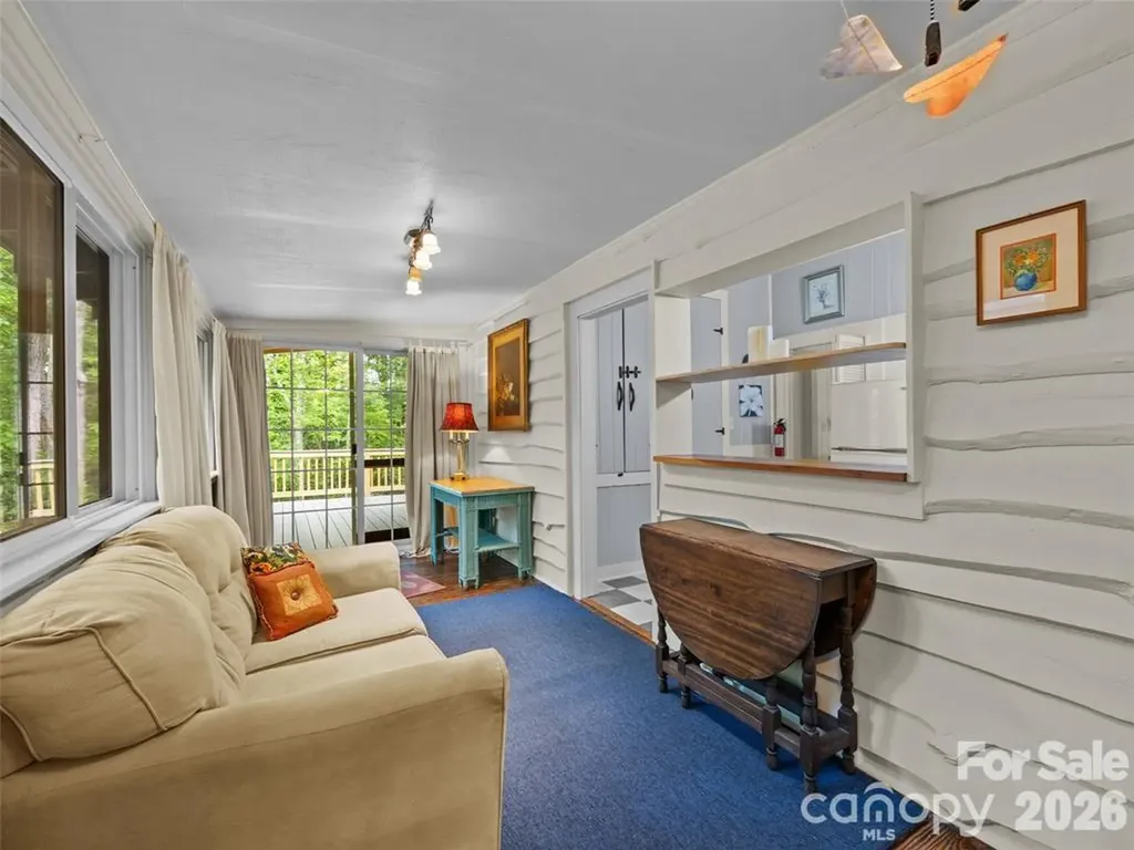 23 Leatherwood Lane Hendersonville NC 28739