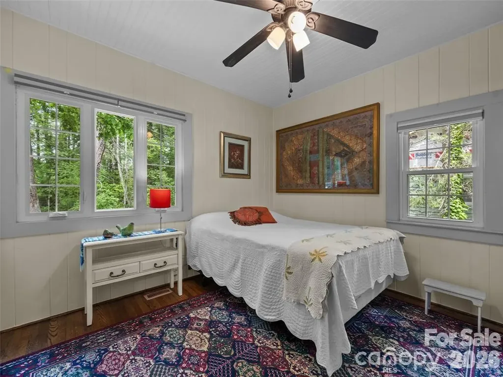 23 Leatherwood Lane Hendersonville NC 28739