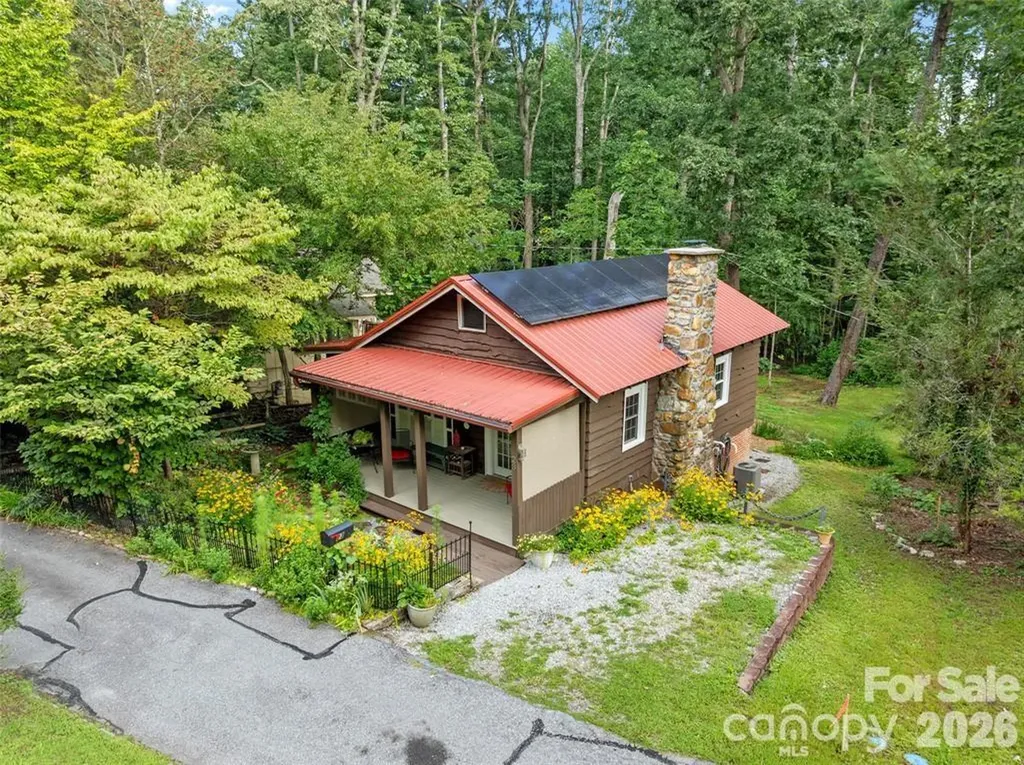 23 Leatherwood Lane Hendersonville NC 28739