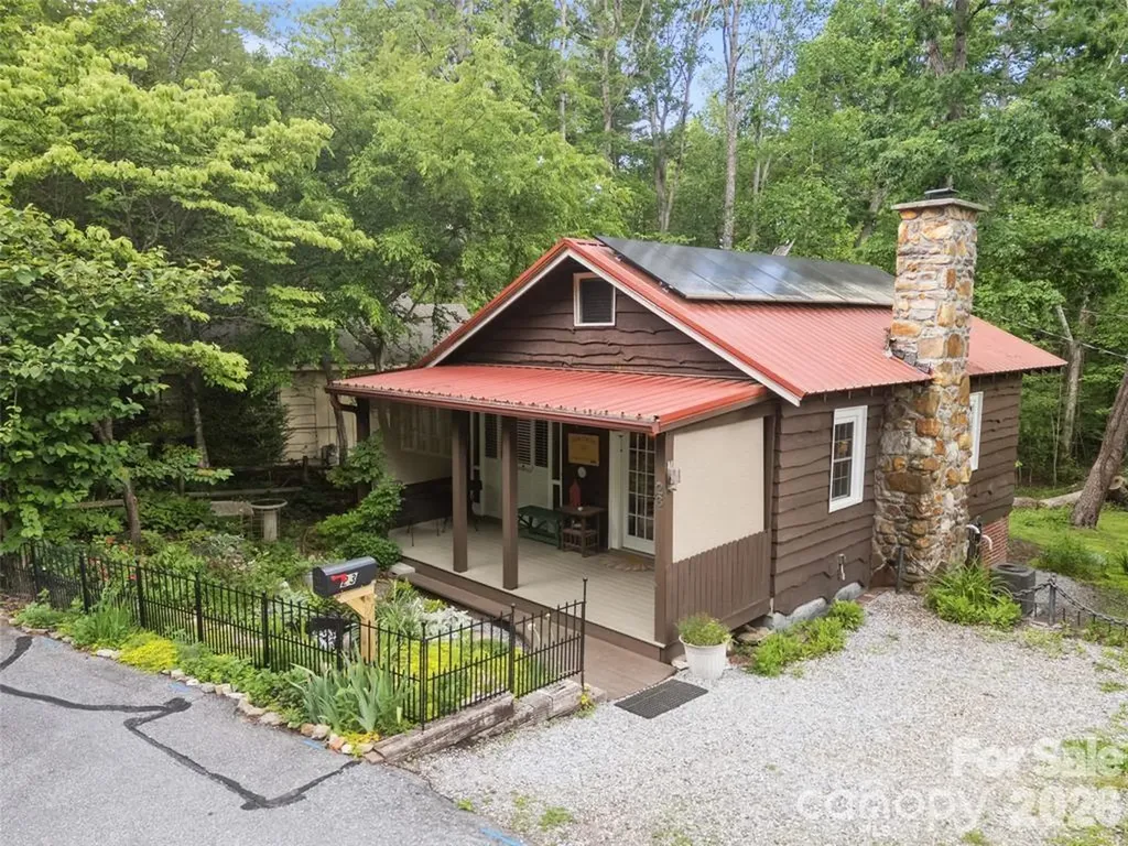 23 Leatherwood Lane Hendersonville NC 28739