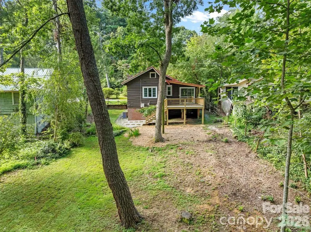 23 Leatherwood Lane Hendersonville NC 28739