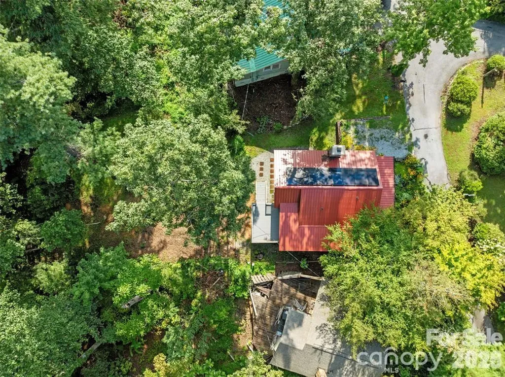 23 Leatherwood Lane Hendersonville NC 28739