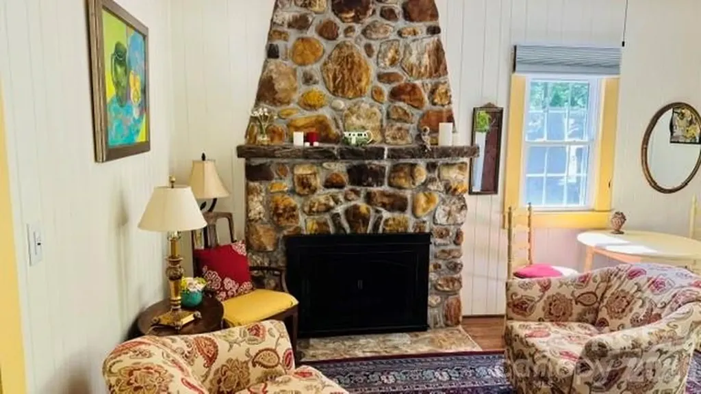 23 Leatherwood Lane Hendersonville NC 28739
