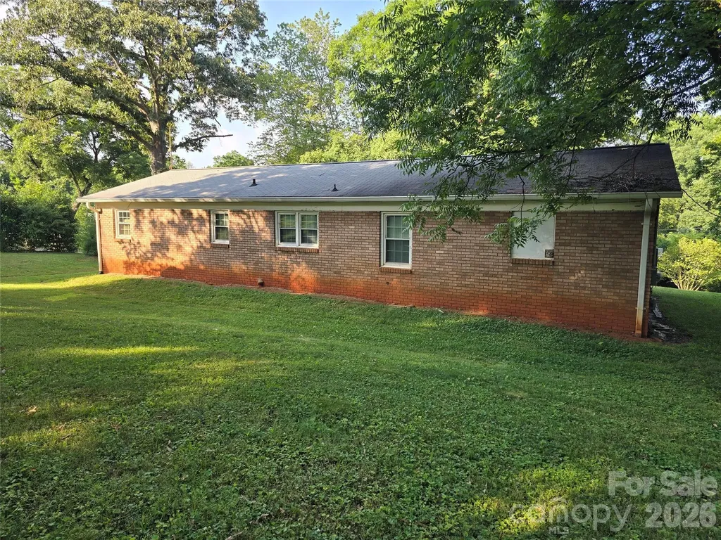 1108 2nd Street SE Conover NC 28613