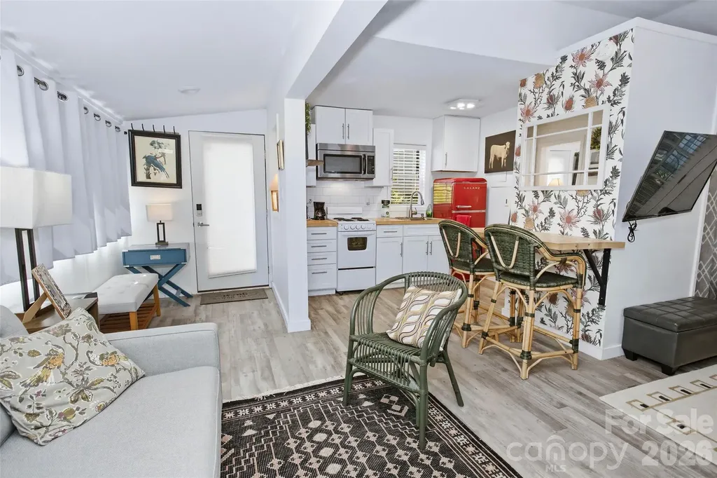 24 Rhododendron Drive Asheville NC 28805