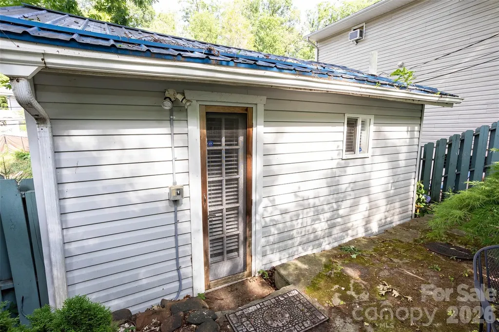 24 Rhododendron Drive Asheville NC 28805
