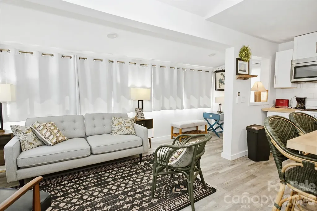 24 Rhododendron Drive Asheville NC 28805