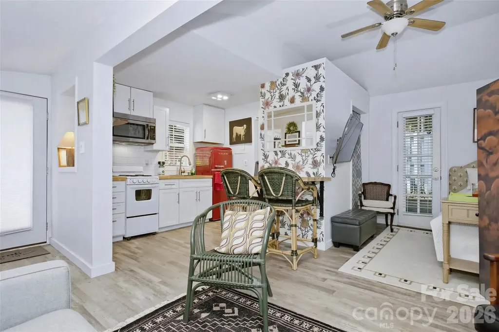 24 Rhododendron Drive Asheville NC 28805