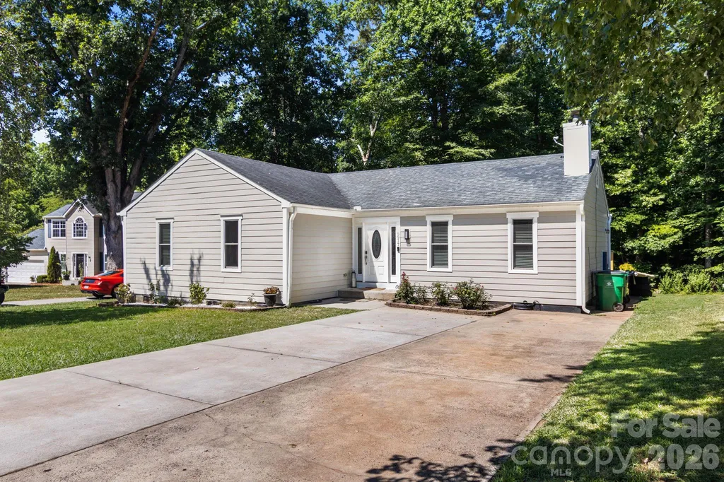 5917 Black Bear Court Charlotte NC 28214