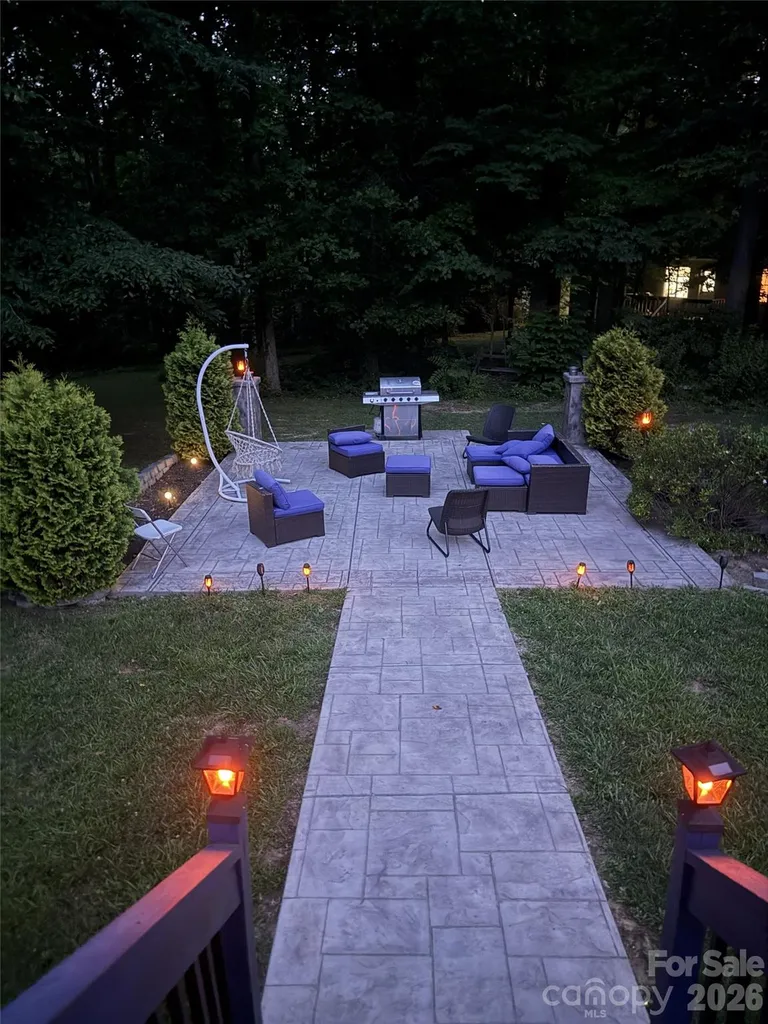5917 Black Bear Court Charlotte NC 28214