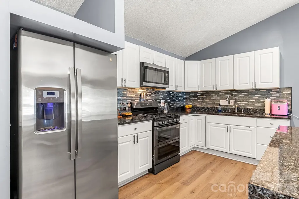 5917 Black Bear Court Charlotte NC 28214