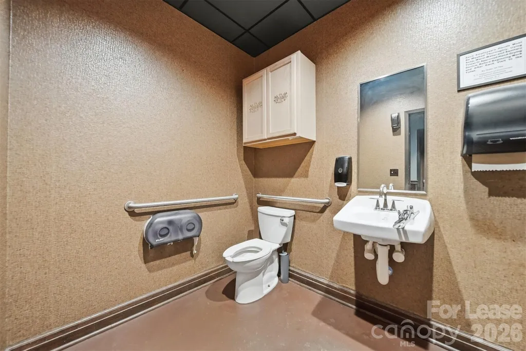 1381 N Center Street Hickory NC 28601