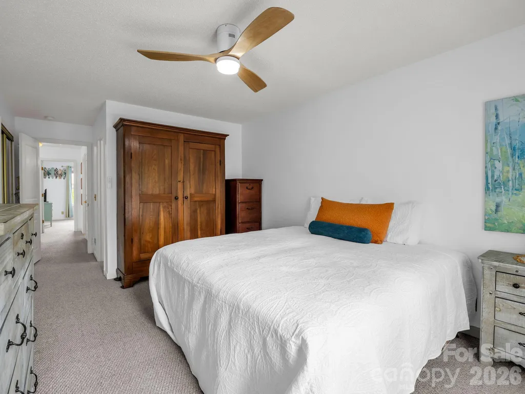 1706 Deermouse Way Hendersonville NC 28792