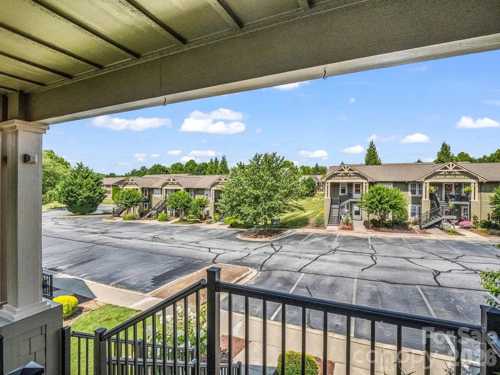 1706 Deermouse Way Hendersonville NC 28792